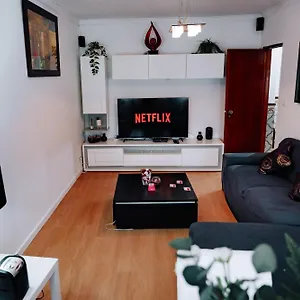 Family-friendly And Cozy 3-bedroom In Lisboa